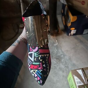 Colorful Geometric Women's Shoe with Gold Accent